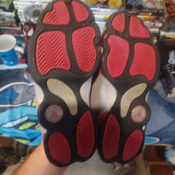 Kids Jordan's size 1 5y great used shape - Picture 2 of 4